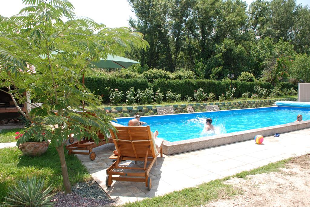 Villa Giulia Islaz Екстериор снимка