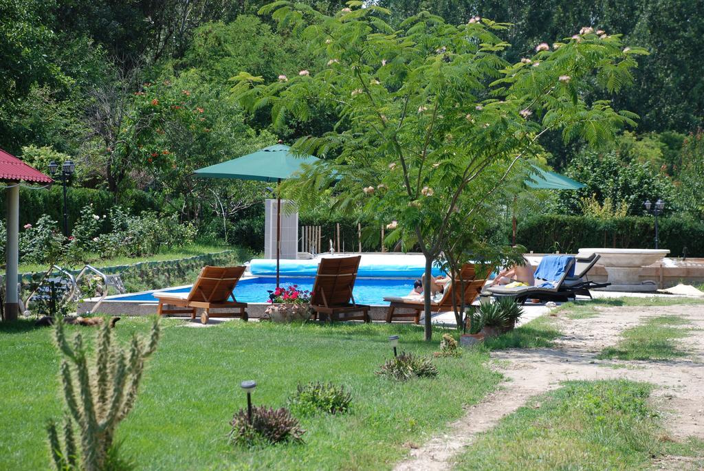 Villa Giulia Islaz Екстериор снимка