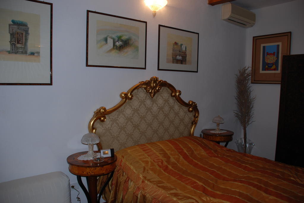 Villa Giulia Islaz Стая снимка