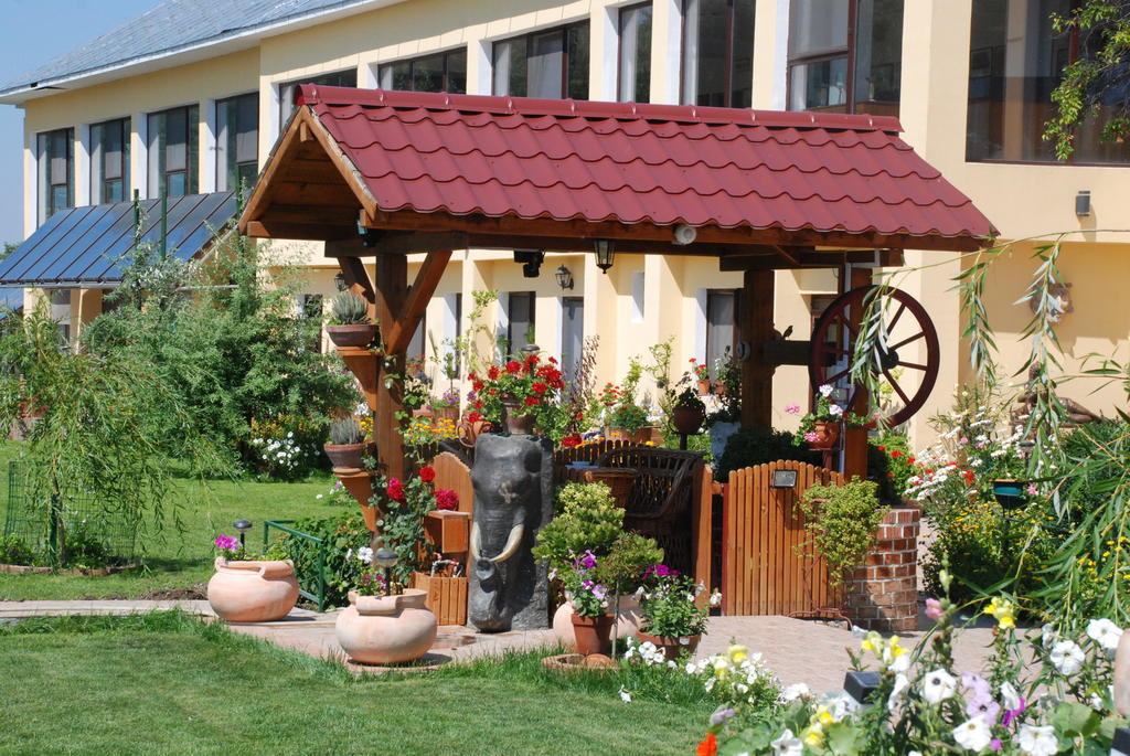 Villa Giulia Islaz Екстериор снимка