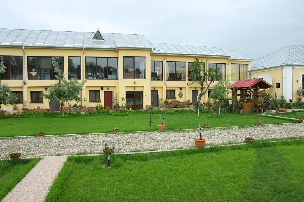 Villa Giulia Islaz Екстериор снимка